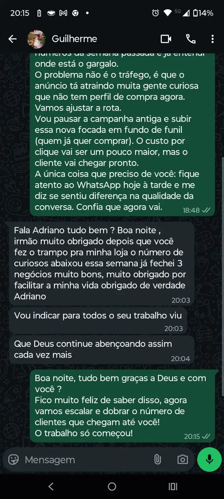 Depoimento de cliente da Agência Dricoléo no WhatsApp relatando aumento de vendas na loja física com tráfego pago.