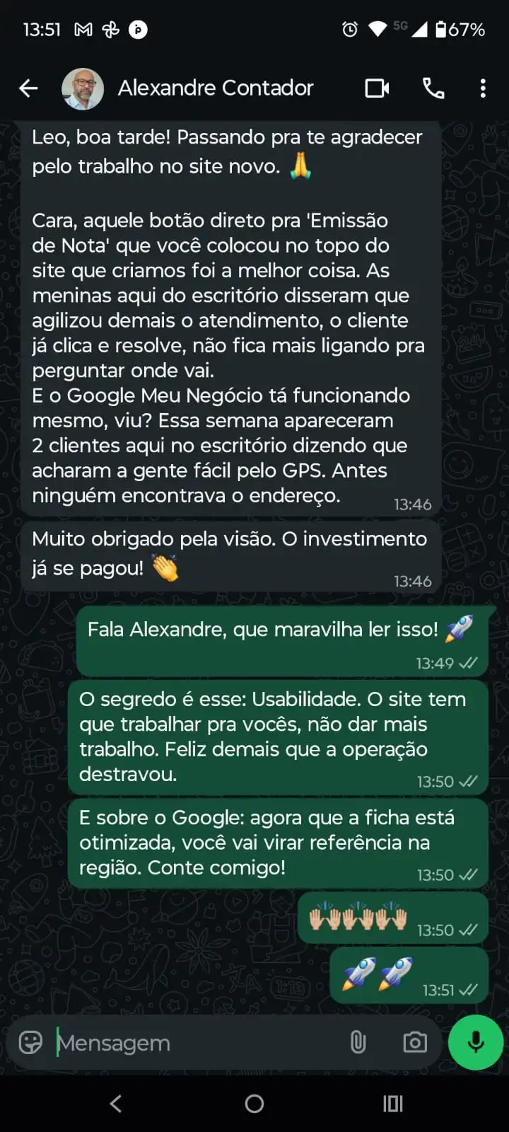 Depoimento de cliente da Agência Dricoléo no WhatsApp sobre site e Google Meu Negócio dando retorno.